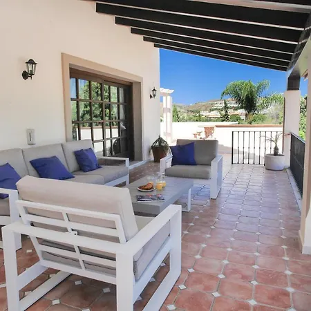 Large Immaculate Delightful Villa On 5000M2 With Private Pool, Golf Sea View * אסטפונה