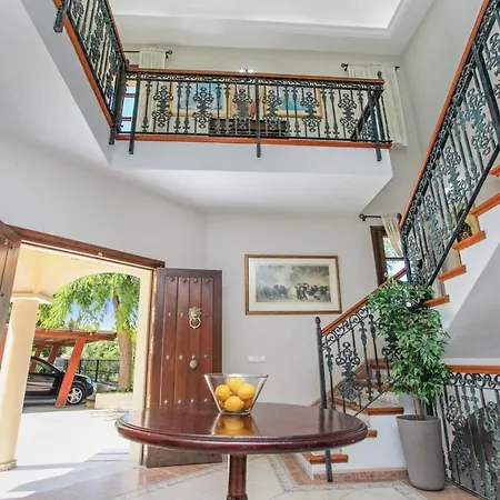 Large Immaculate Delightful Villa On 5000M2 With Private Pool, Golf Sea View וילה *