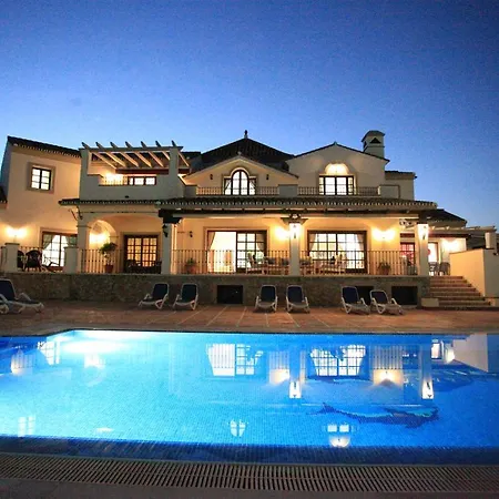 Large Immaculate Delightful Villa On 5000M2 With Private Pool, Golf Sea View וילה *
