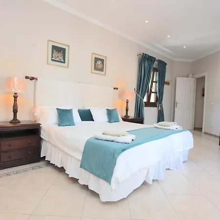 Large Immaculate Delightful Villa On 5000M2 With Private Pool, Golf Sea View * אסטפונה