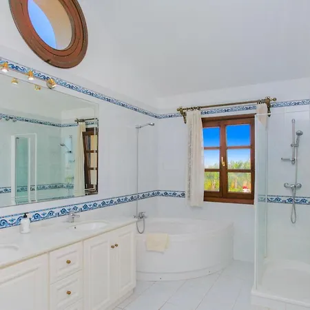וילה Large Immaculate Delightful Villa On 5000M2 With Private Pool, Golf Sea View