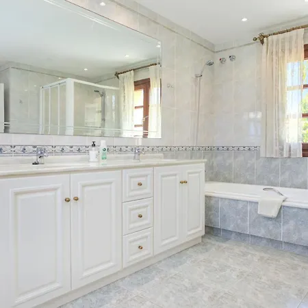וילה Large Immaculate Delightful Villa On 5000M2 With Private Pool, Golf Sea View *