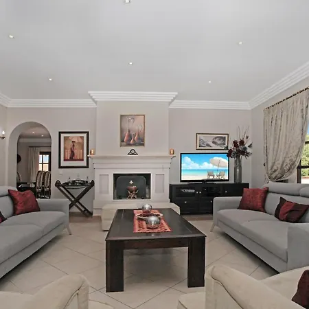 Large Immaculate Delightful Villa On 5000M2 With Private Pool, Golf Sea View * אסטפונה