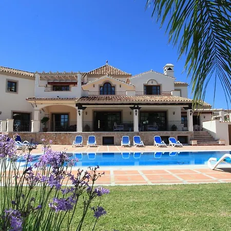 Large Immaculate Delightful Villa On 5000M2 With Private Pool, Golf Sea View וילה *